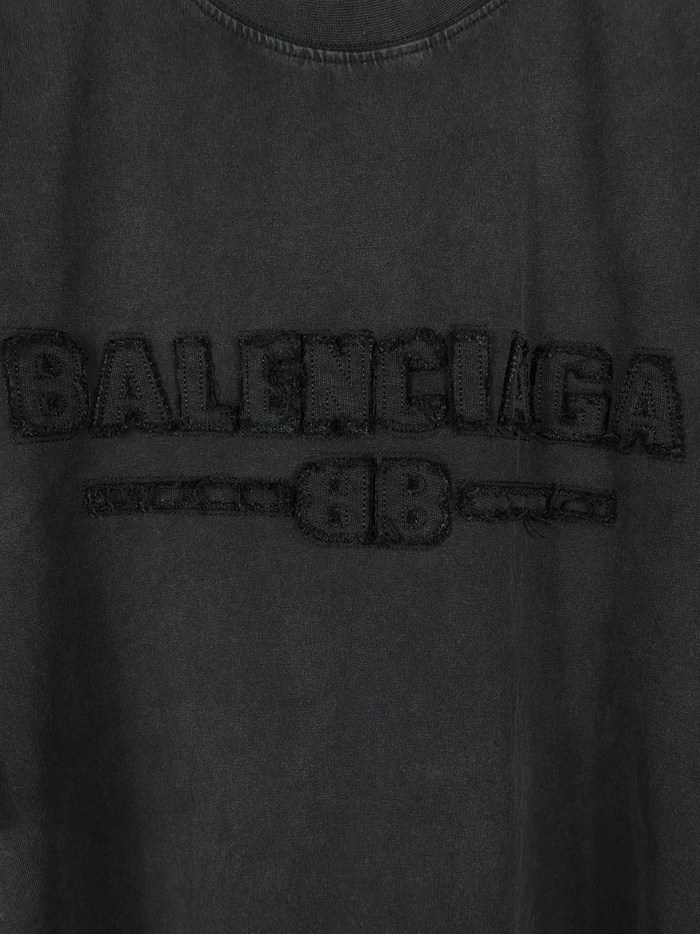 【 . Quality】BALENCI*GA/ #2025New Arrival LOGO T 。 ZP 、 260 ， . ， 。 。Classic LOGO 。 。 , OS . Same Style ：BL 253651 ： ，White Size：XS S M L